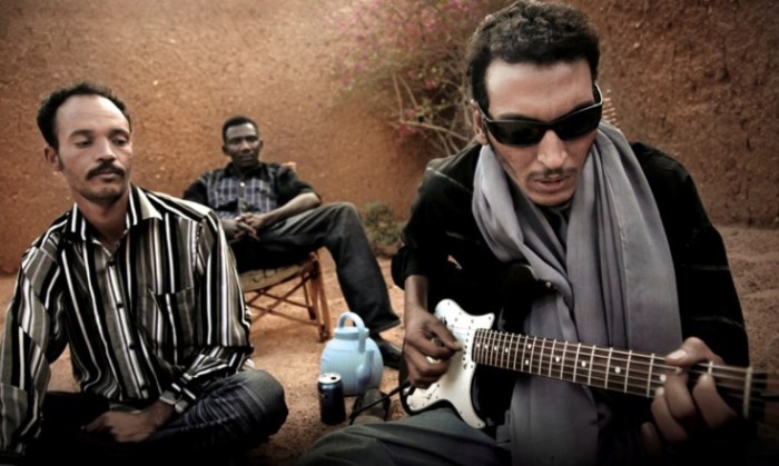 Bombino_playing_Twisted.Pepper.17th.July
