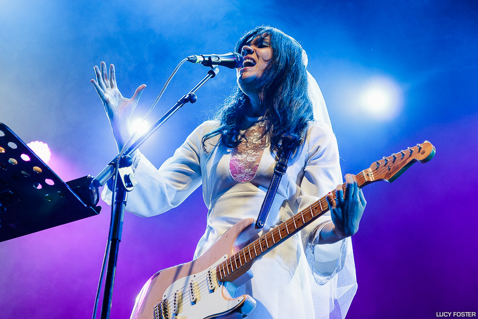 bat-for-lashes-lucy-foster-5458