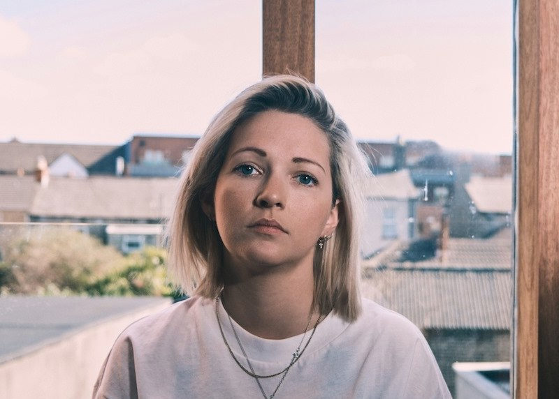 Ailbhe Reddy returns with the emotionally driven and vivid indie-pop of ‘Time Difference’