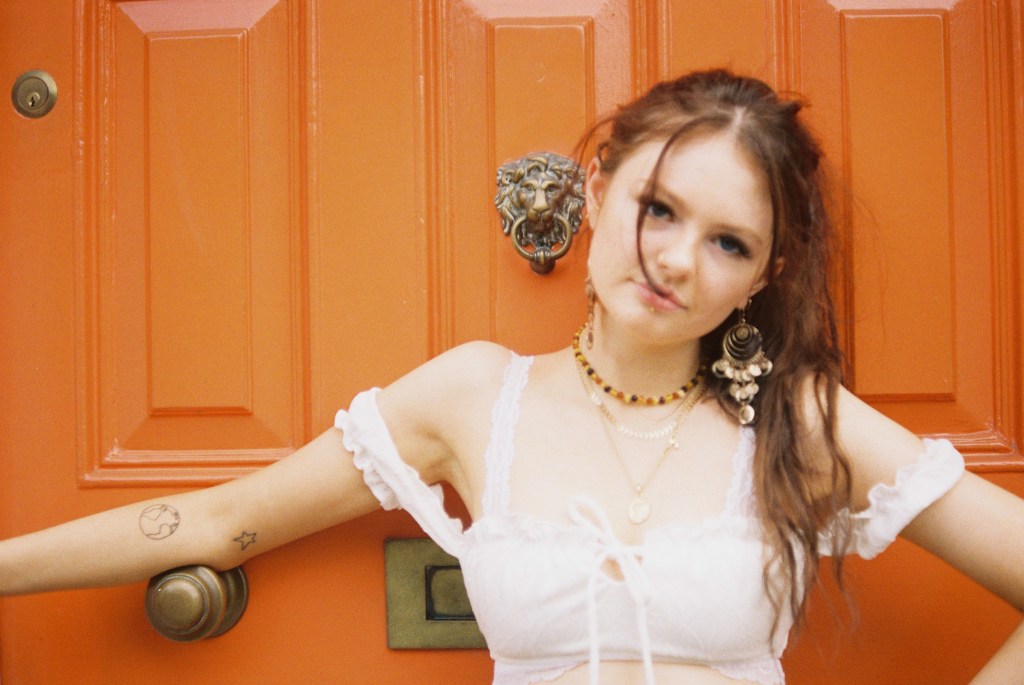 Premiere | Rudy unveils the far-reaching pop textures of ‘Far&nbsp;Away’