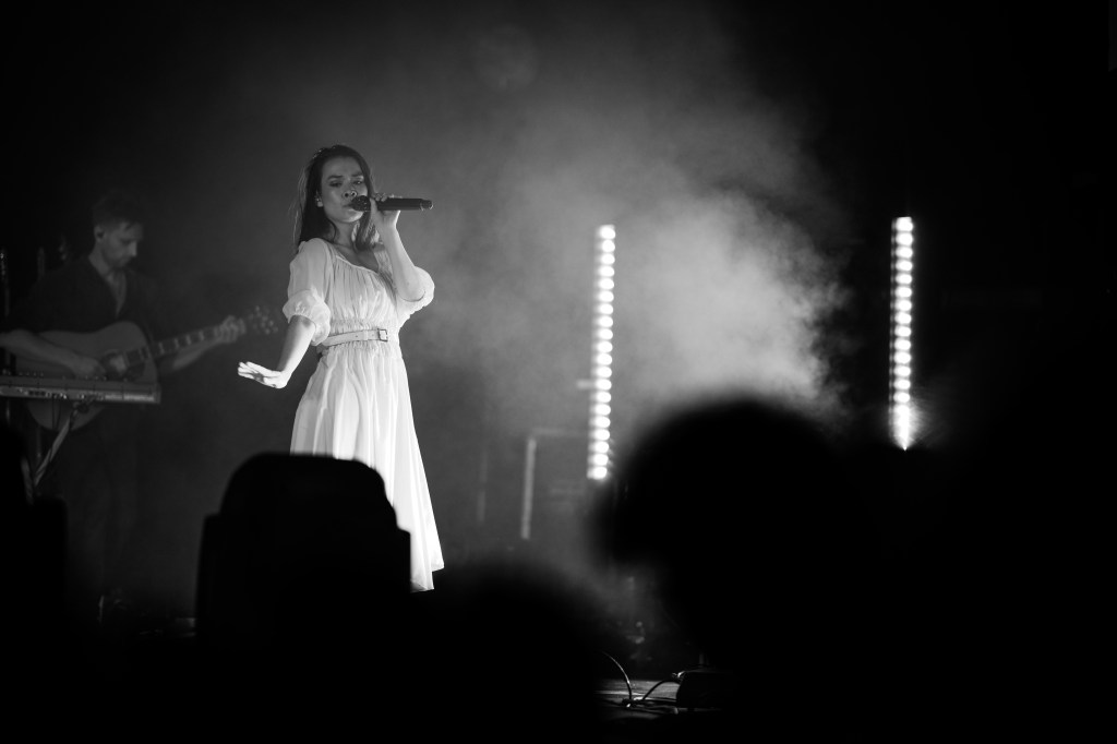 Photos | Mitski – 3Olympia&nbsp;Theatre