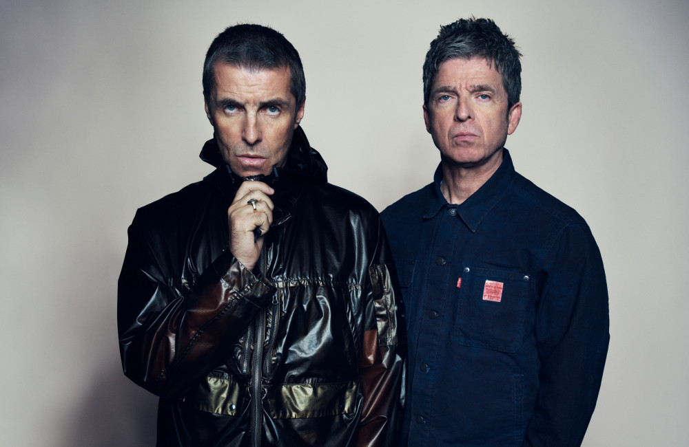 Oasis’ Don’t Look Back In Anger, Masculinity & Learning to Forgive | The Last Mixed Tape